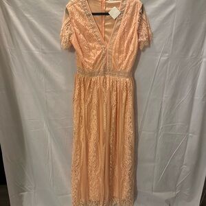 Boutique 1921 Women’s Medium Peach Lace V-Neck Short Sleeve Maxi Dress NWT
